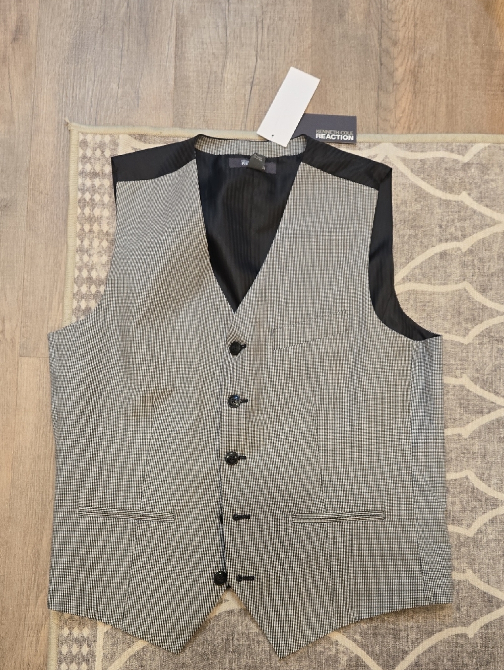 NWT! Kenneth Cole Reaction Men's Vest
